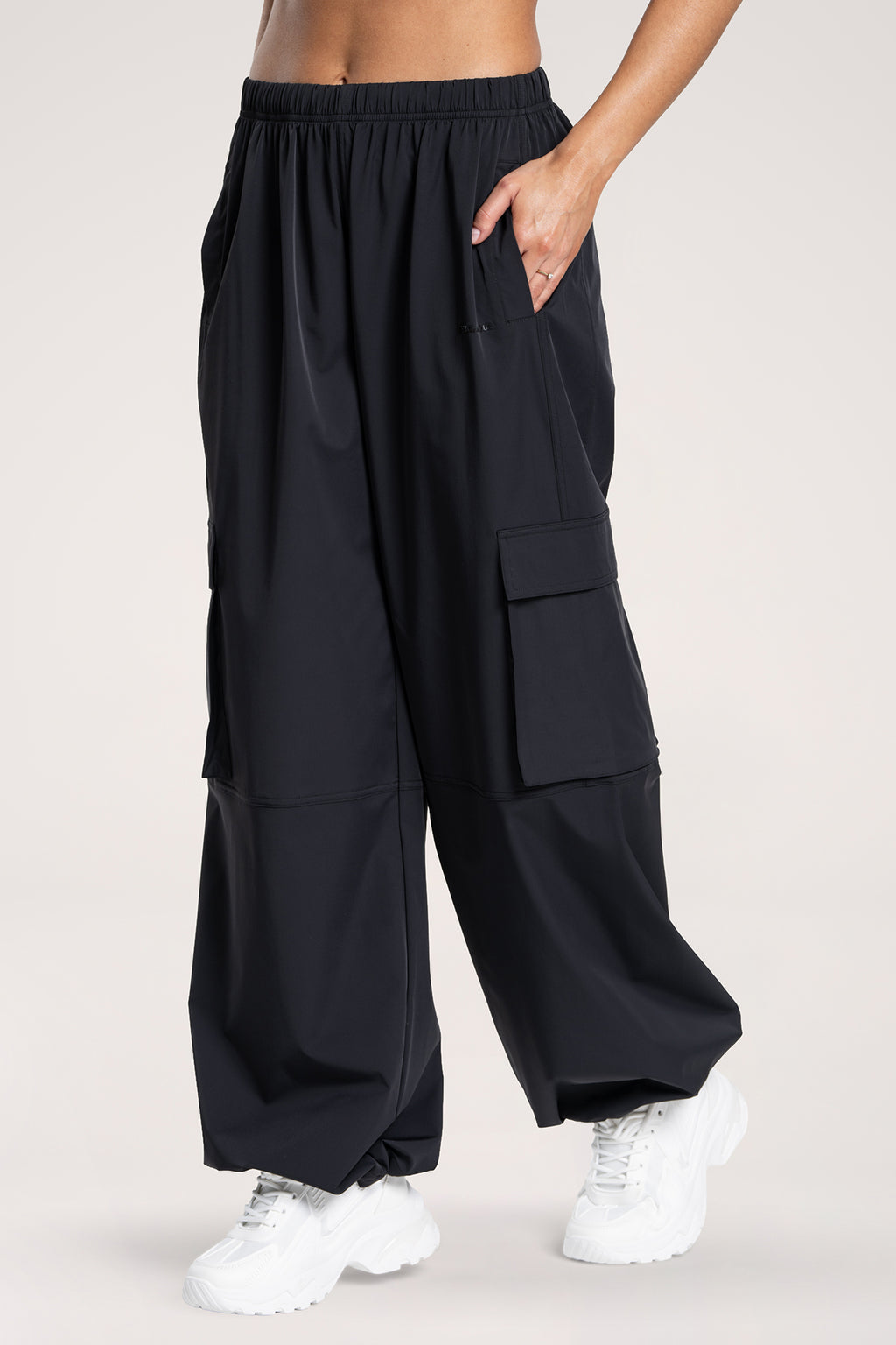 Spodnie cargo UN1FORM black