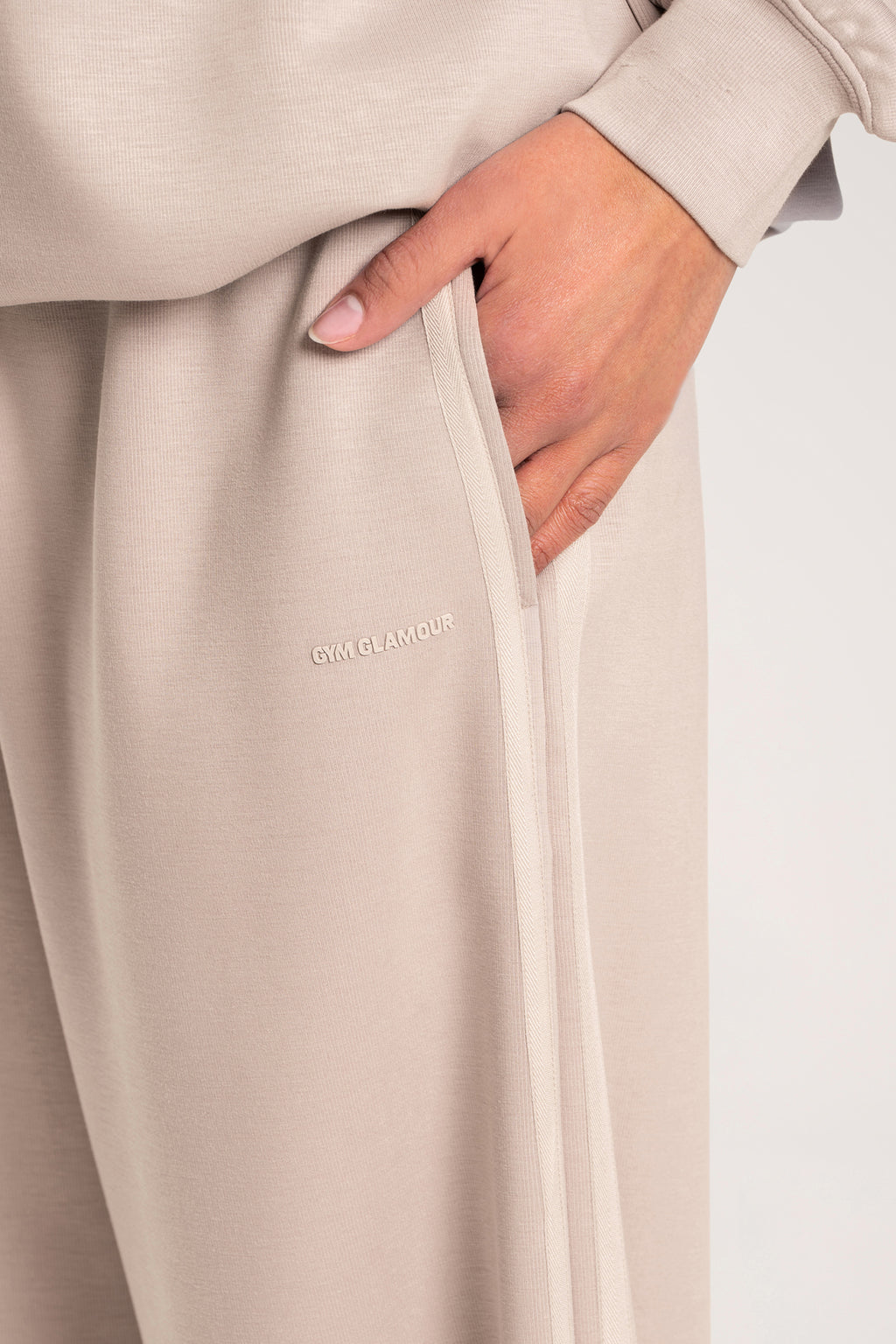 Spodnie dresowe oversize UN1FORM beige