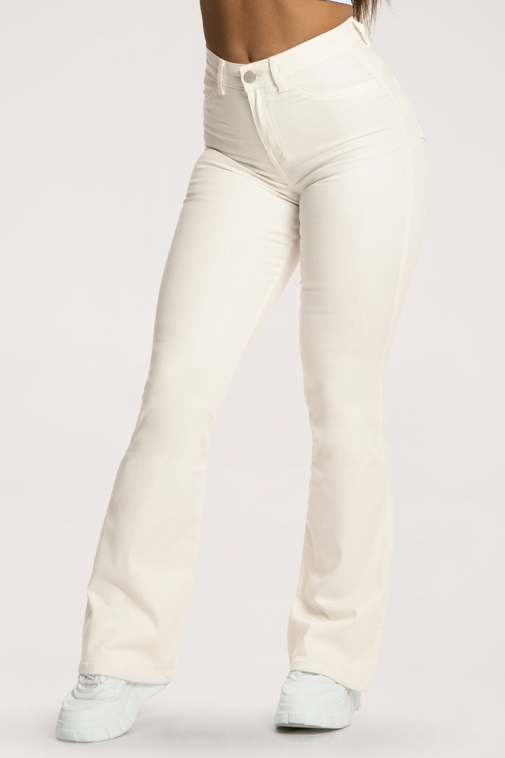 Džínsy zvony perfect slim off white
