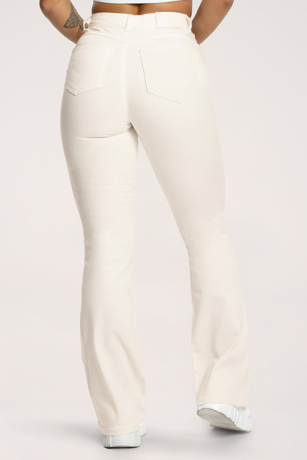 Džínsy zvony perfect slim off white