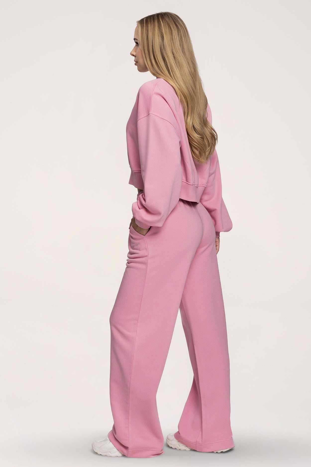 Easy Straight-Leg Sweatpants light pink