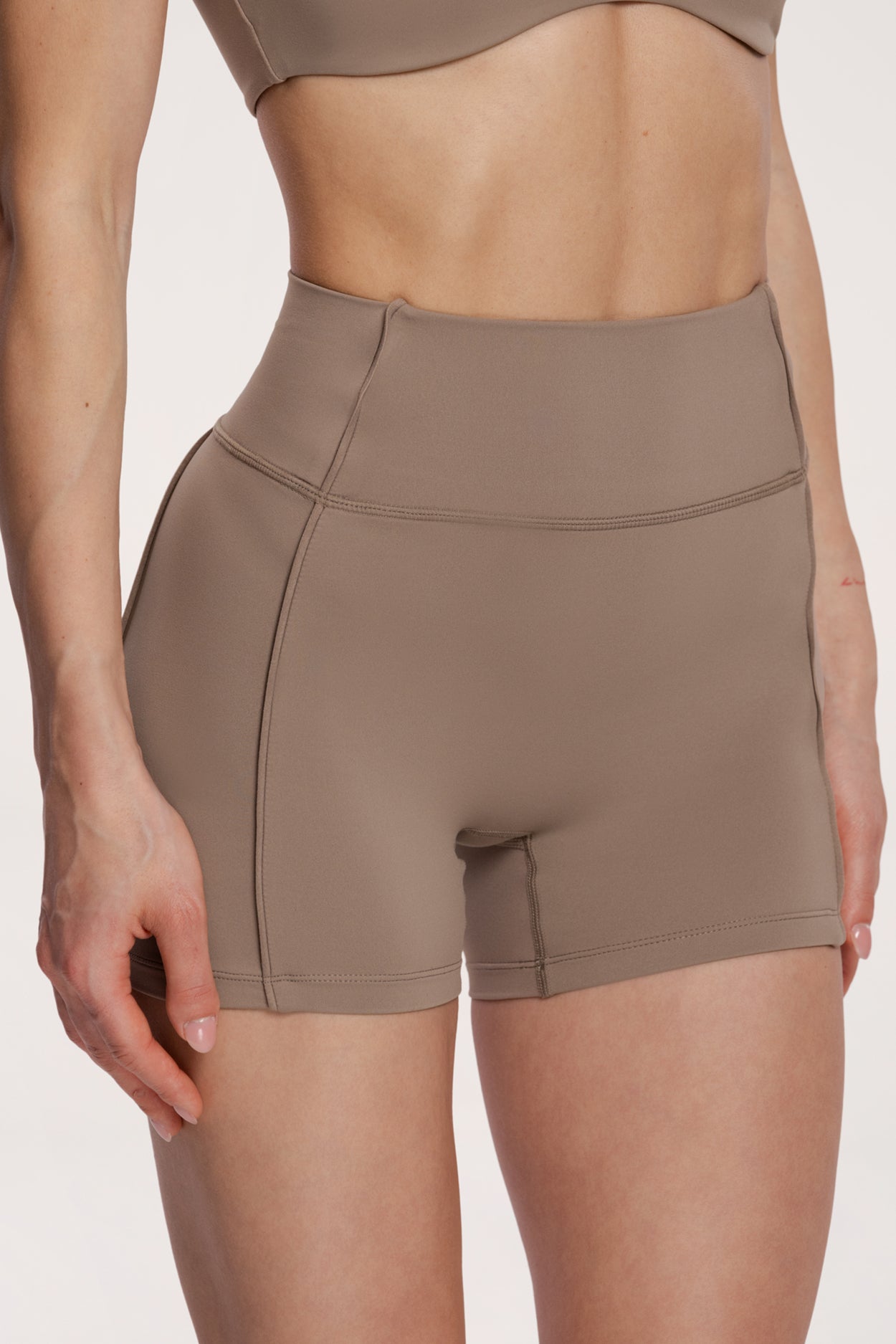 Spodenki pilates era warm beige