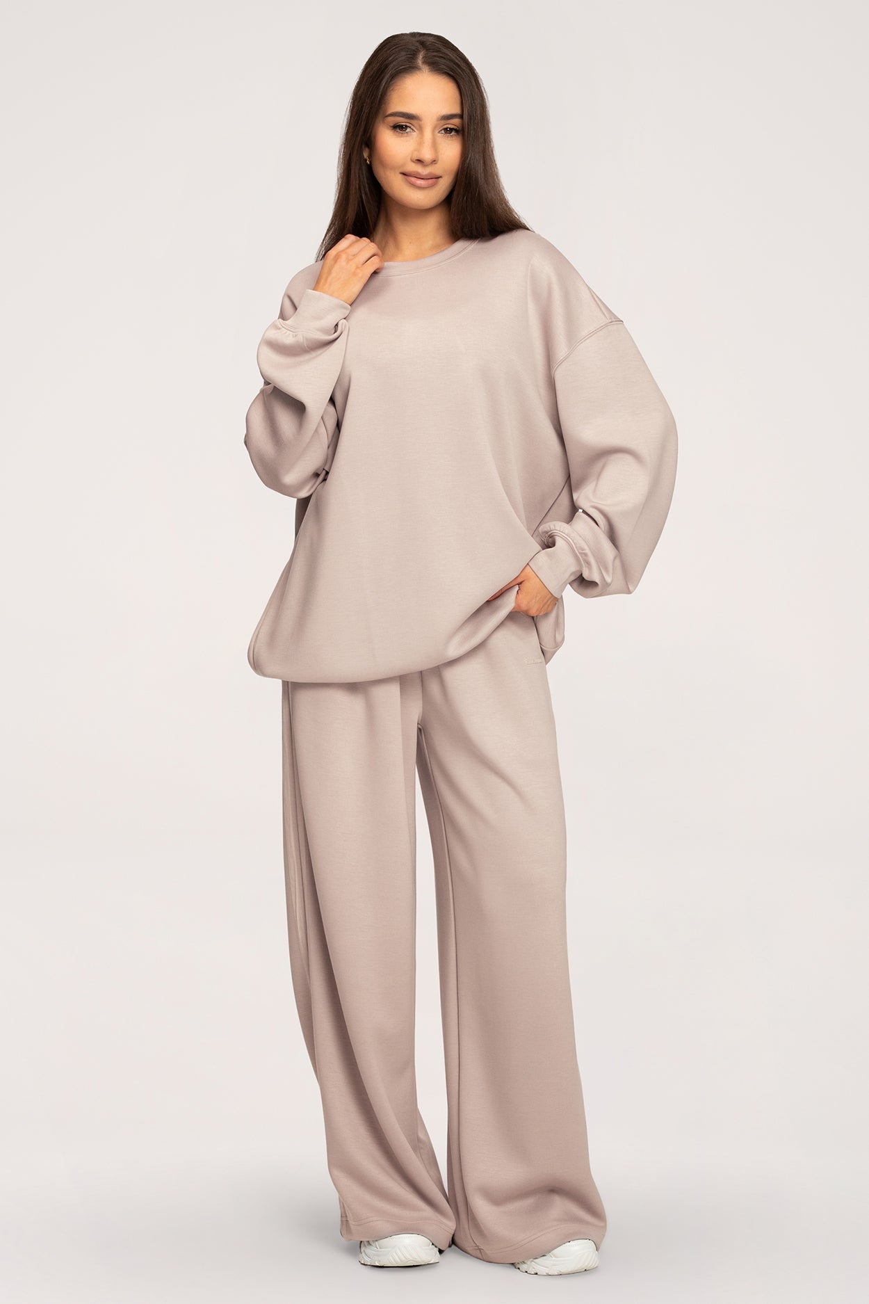 Spodnie dresowe oversize UN1FORM beige
