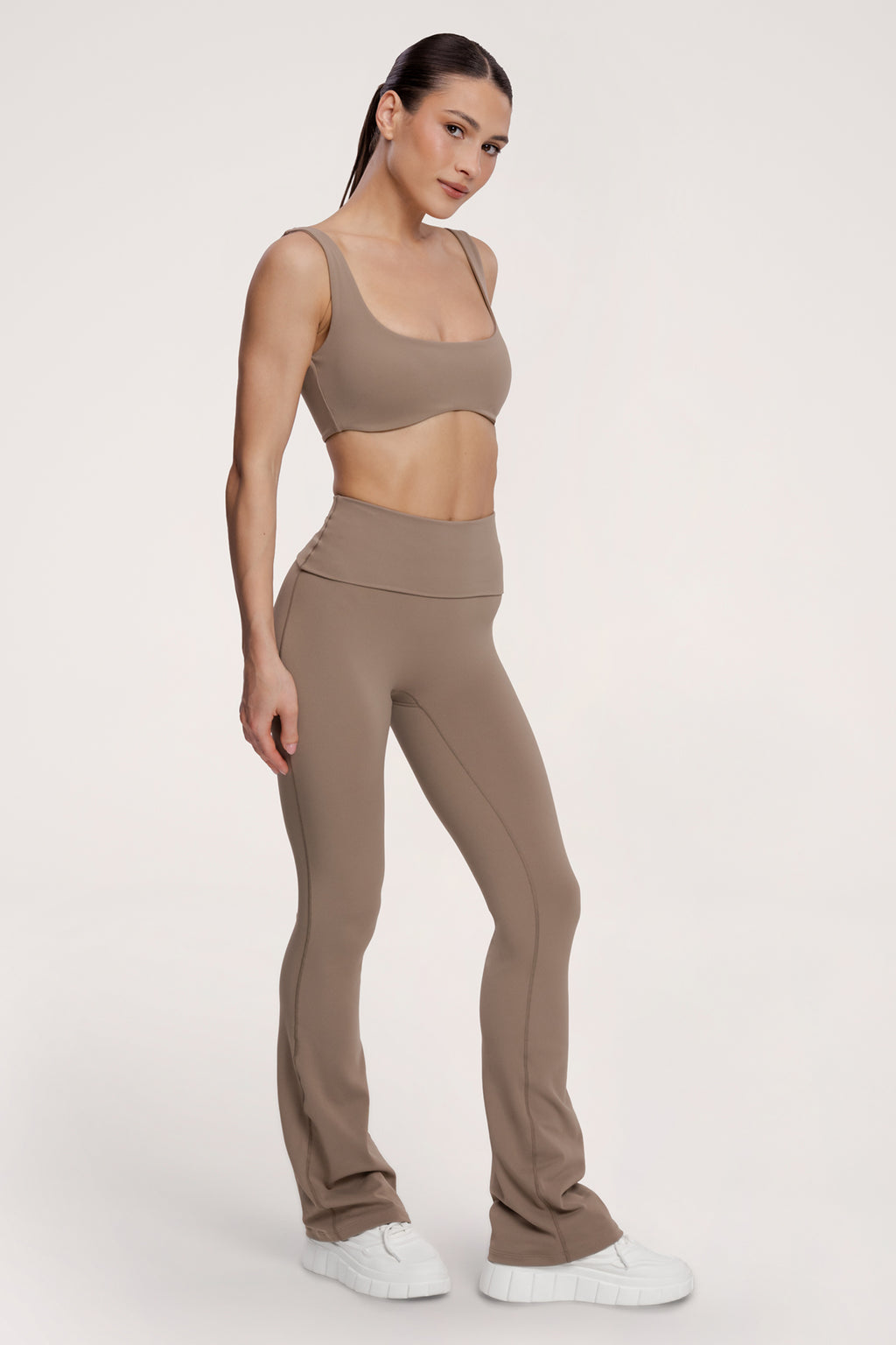 Dzwony pilates era warm beige