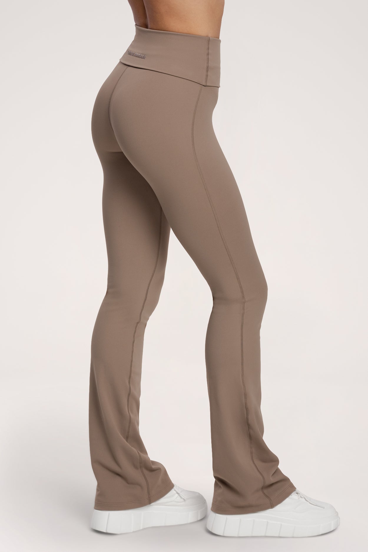 Dzwony pilates era warm beige