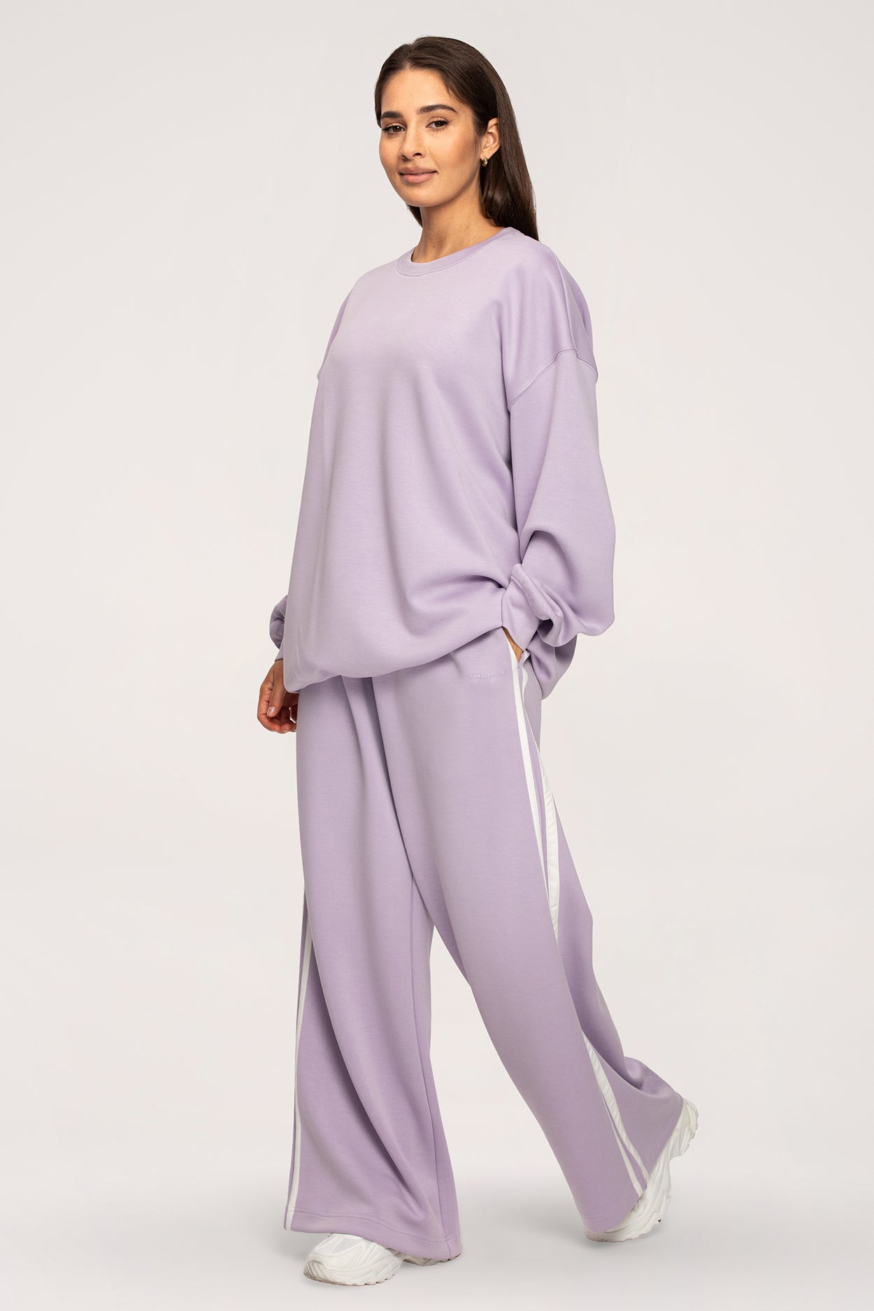 Spodnie dresowe oversize UN1FORM lilac
