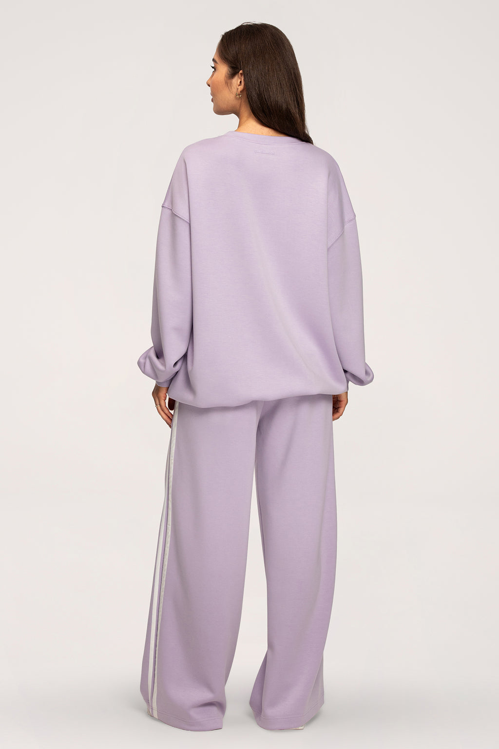 Spodnie dresowe oversize UN1FORM lilac