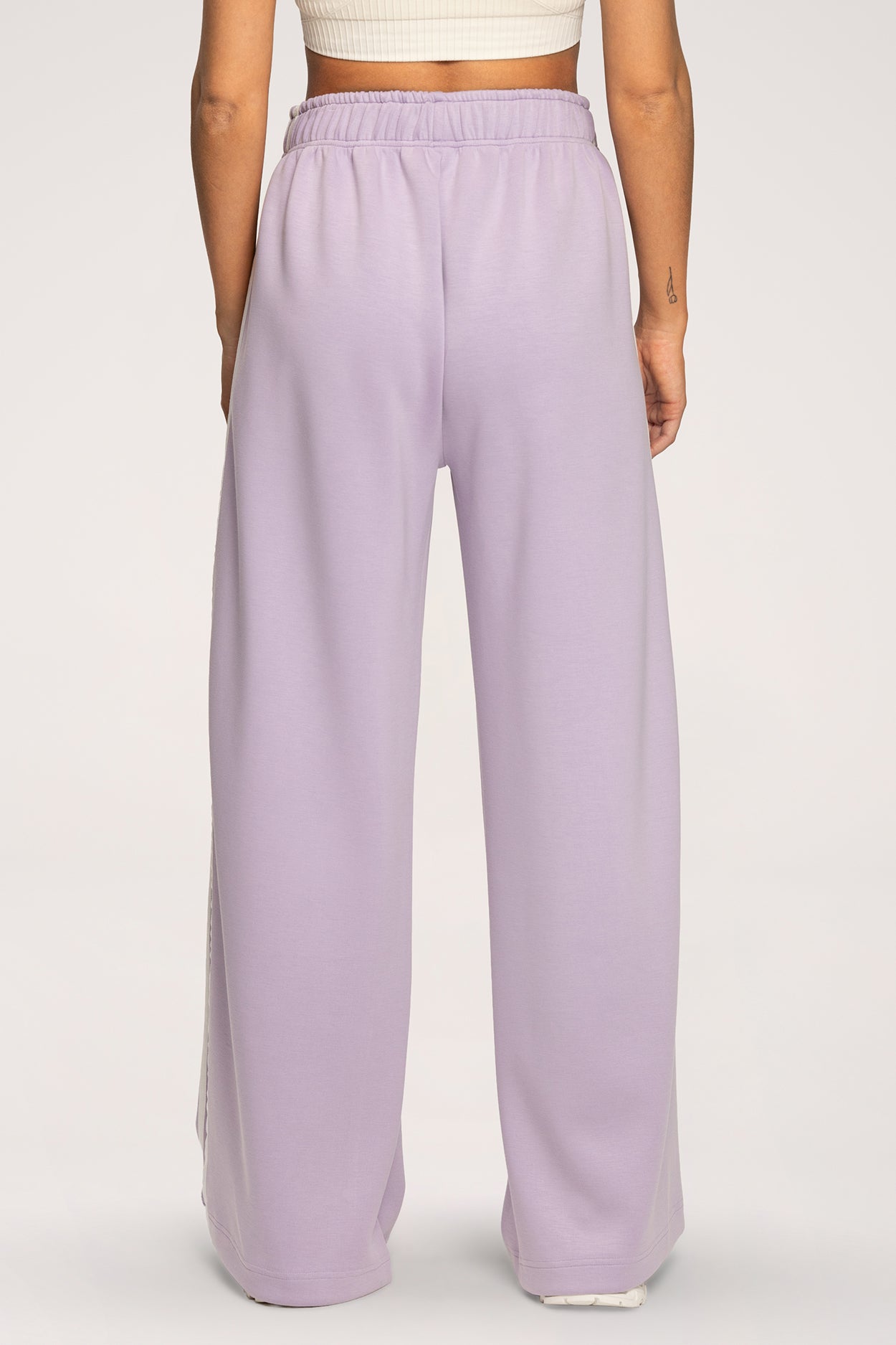 Spodnie dresowe oversize UN1FORM lilac