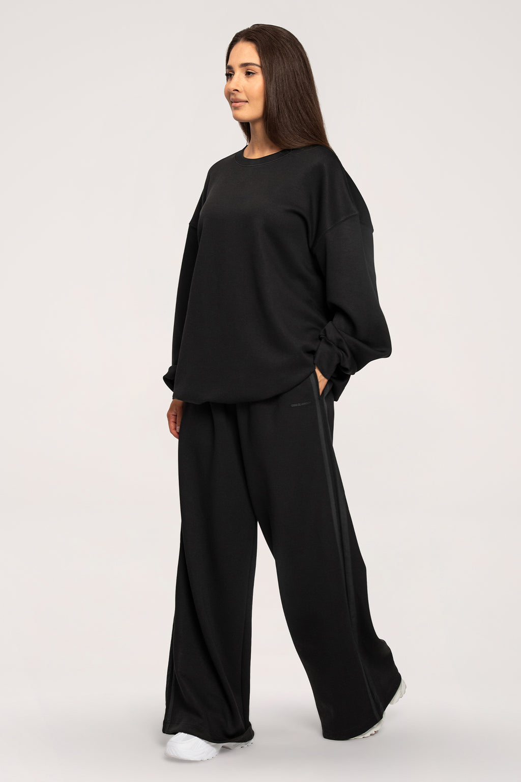 Spodnie dresowe oversize UN1FORM black