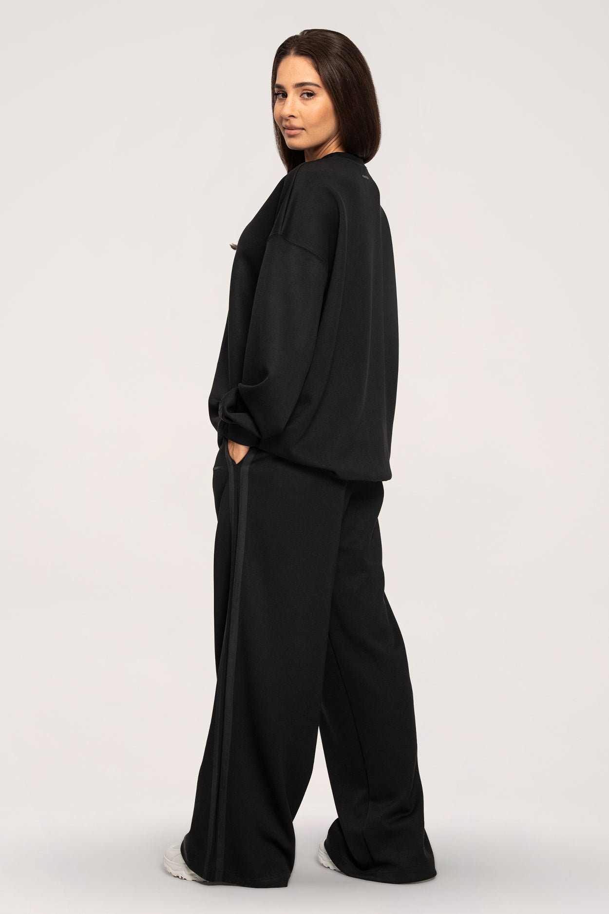 Spodnie dresowe oversize UN1FORM black