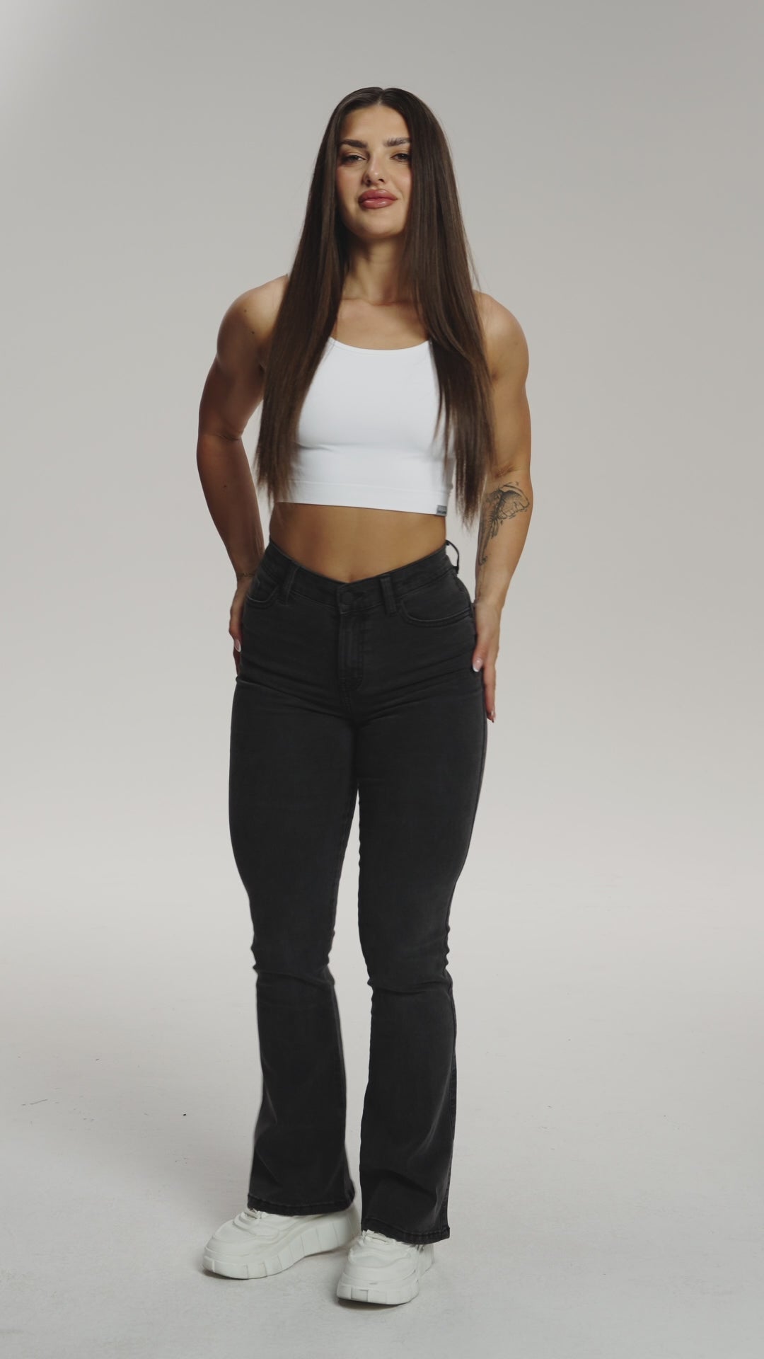Дънки с клоширани крачоли perfect slim black